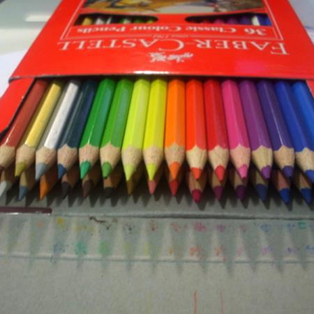 مداد رنگی 24 رنگ فابر کاستل جعبه مقوایی